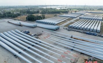 海外华媒海南行:“巨无霸”风机叶片海南造