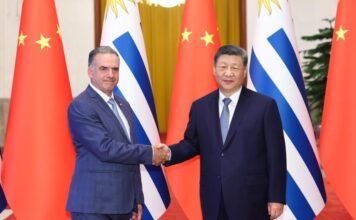 习近平在北京会见乌拉圭总统 呼吁加强全面战略合作