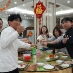 华侨大学中外师生留校过年共享“年夜饭”