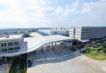 开局之年看中国·开放自贸港:从“机场流量”迈向“经济增量”