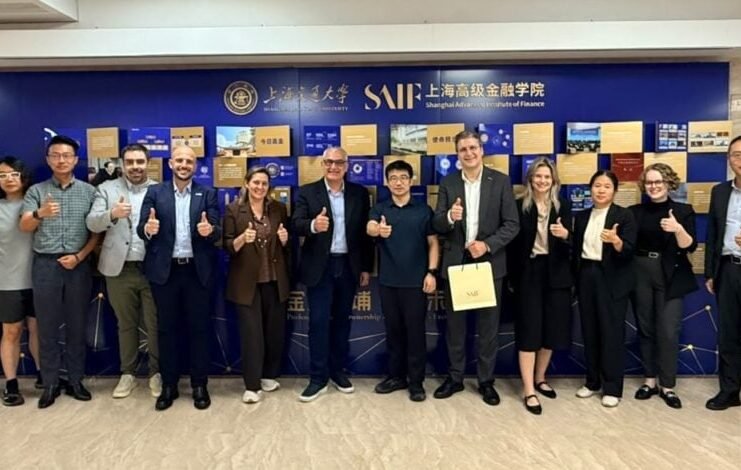 Invest RS中国任务代表团在上海高级金融学院合影。图片由Invest RS提供