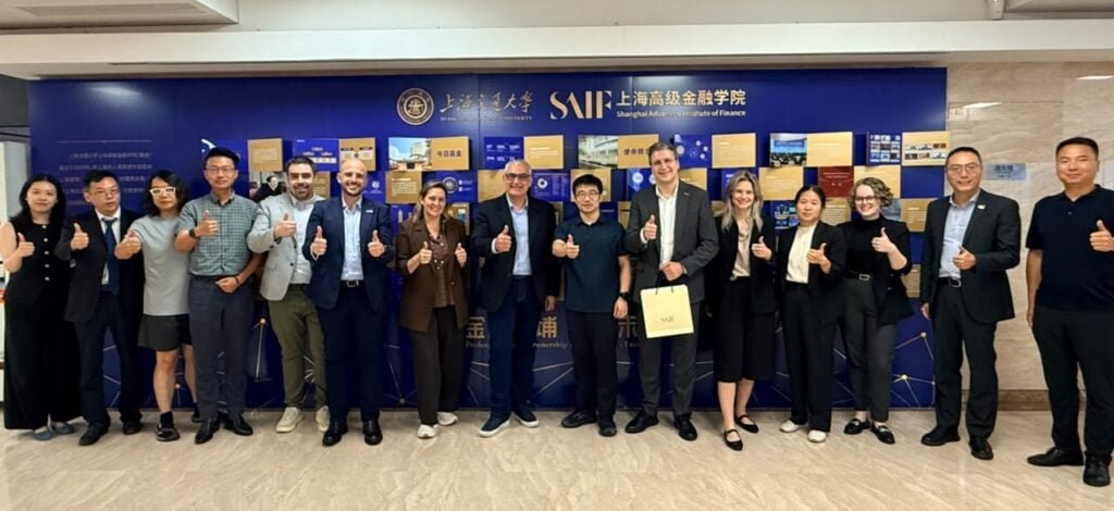 Invest RS代表团在上海开展招商活动 Invest RS中国任务代表团在上海高级金融学院合影。图片由Invest RS提供