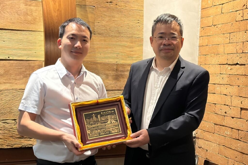 巴西川渝总商会欢迎广西华文教育名师巡讲团现场图片(2)。图片来源:南美侨报,依据合作授权使用