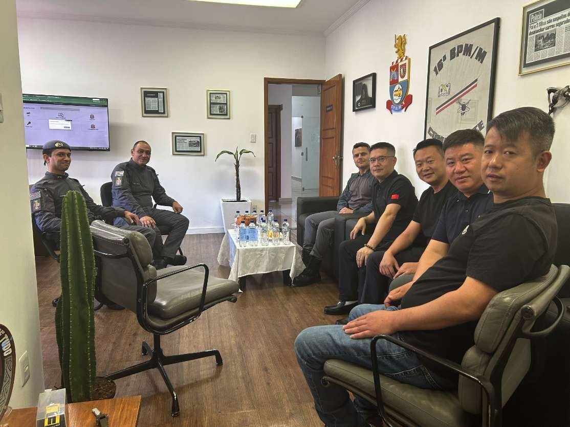 华人社团代表与圣保罗军警负责人举行座谈